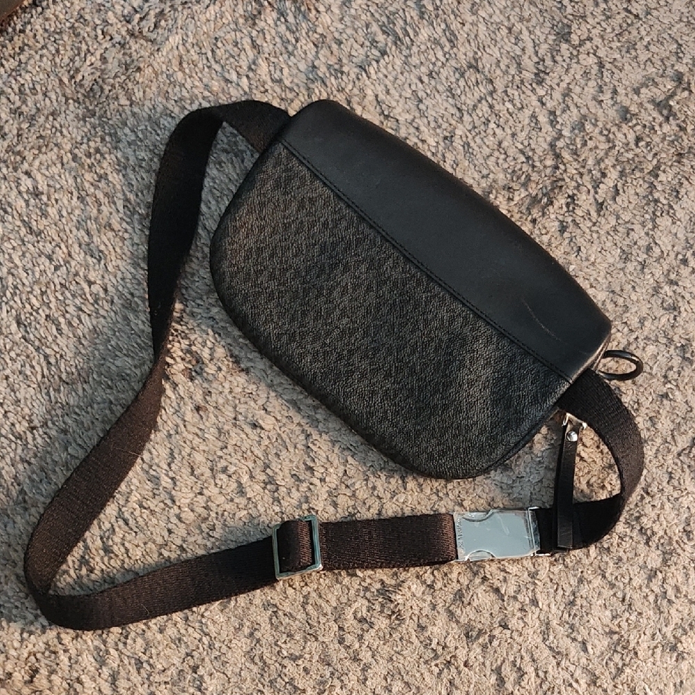 Michael Kors Black and Gray Belt Bag. New! - Picture 6 of 10